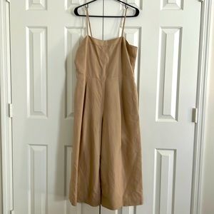 Banana Republic 10 Petite khaki summer jump suit.